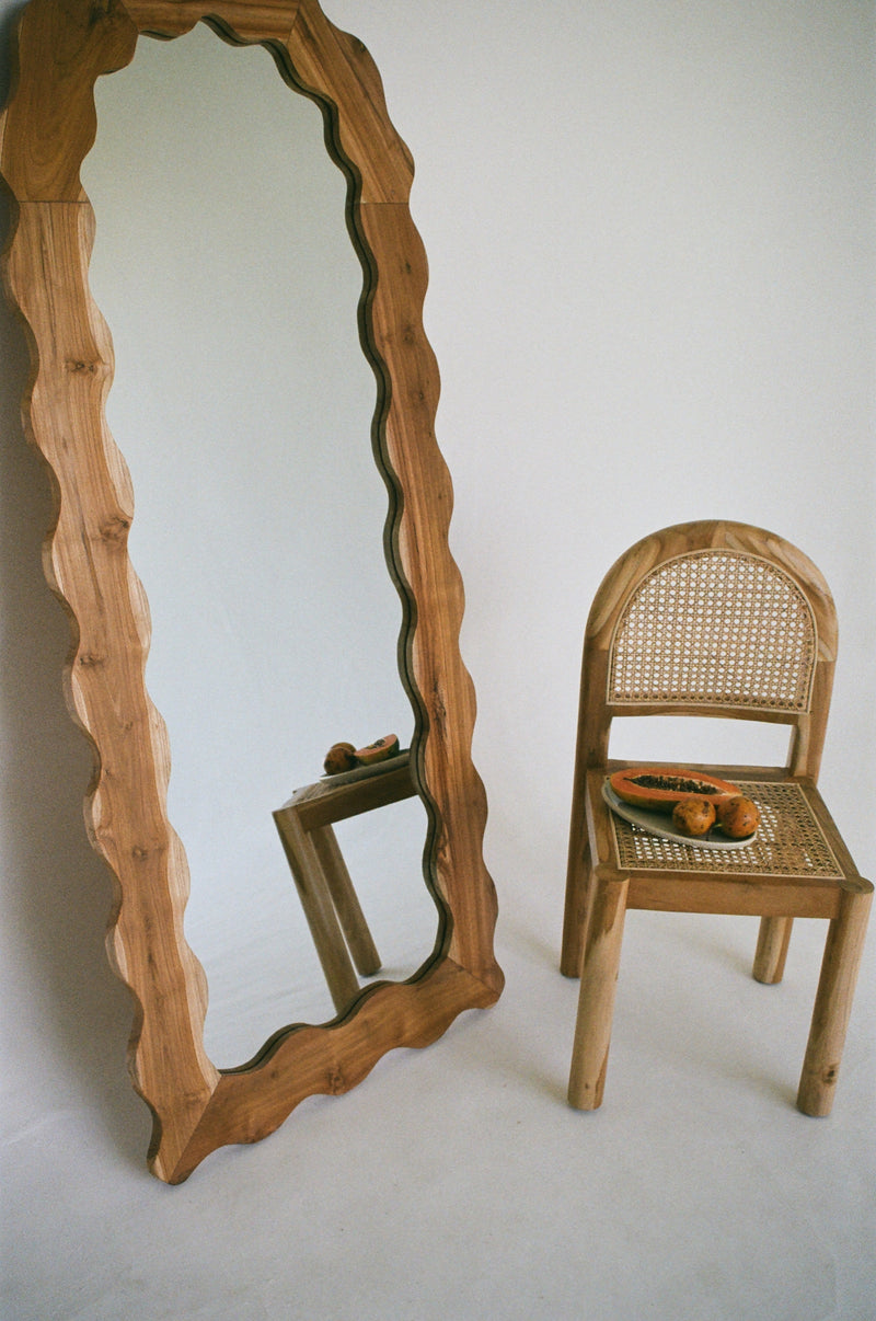 Mirror stand